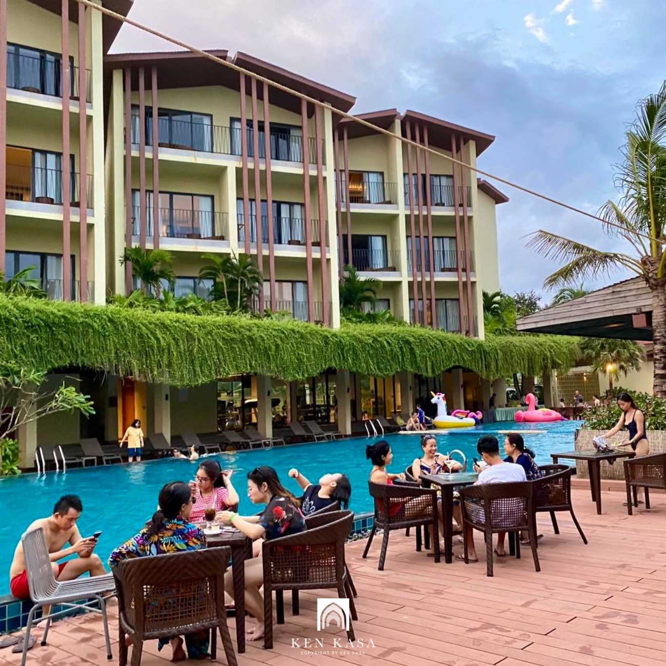 du kh&aacute;ch tại Dusit Princess Moonrise Beach Resort